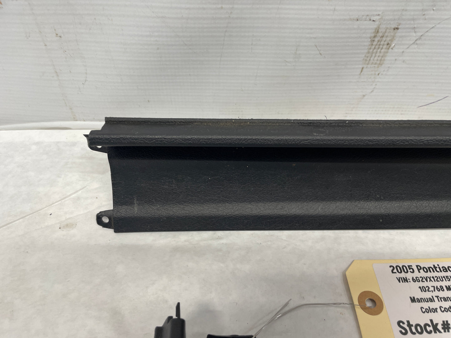 2005 Pontiac GTO RH Passenger 4pc Seat Rail Frame Trim Set OEM - Day's Parts Yard