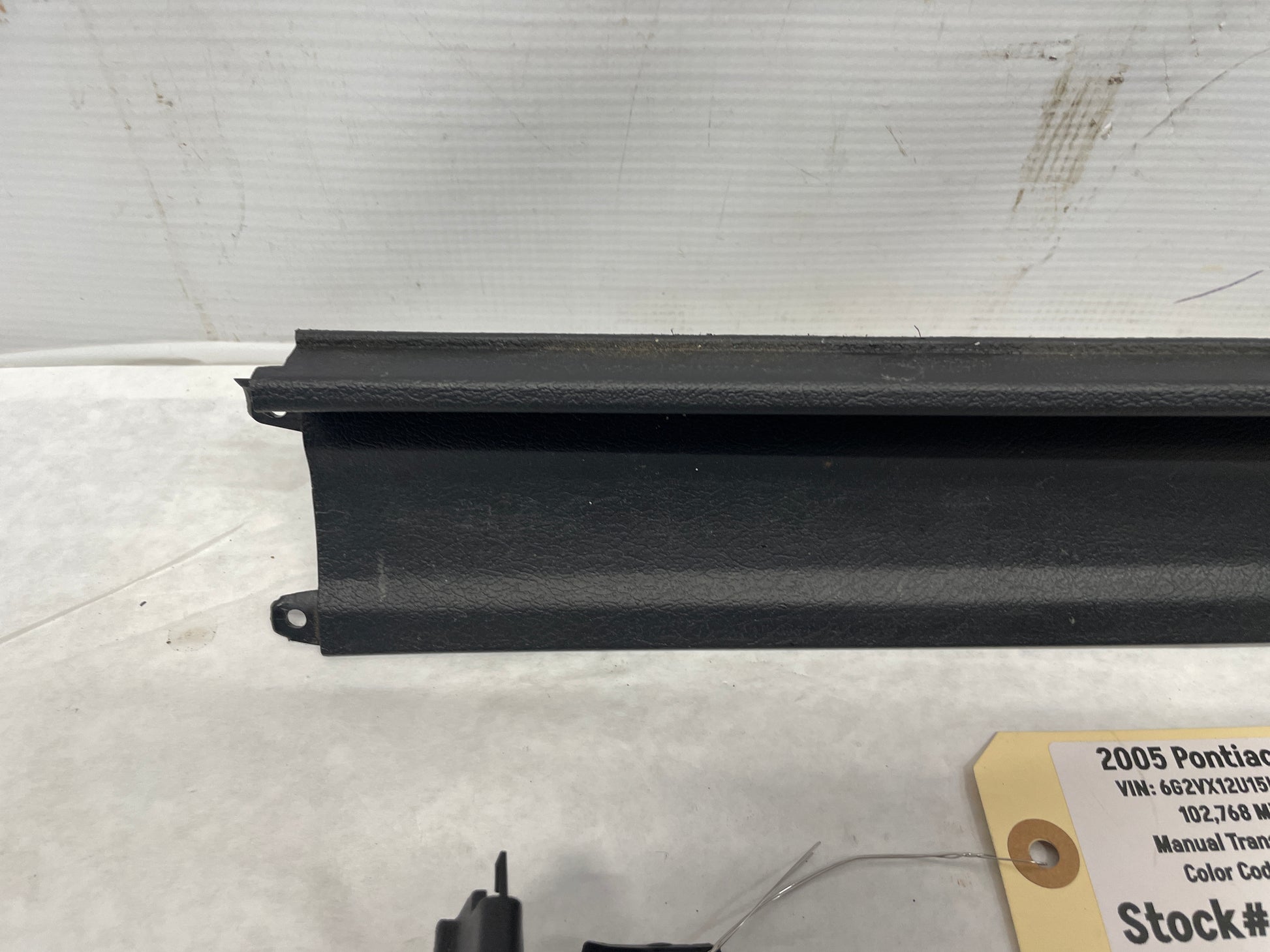 2005 Pontiac GTO RH Passenger 4pc Seat Rail Frame Trim Set OEM - Day's Parts Yard