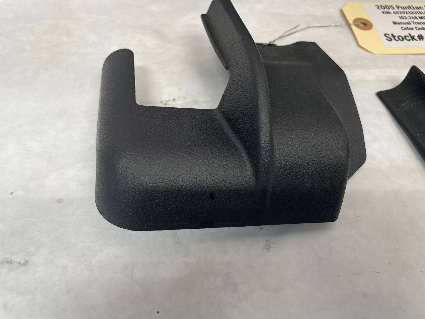 2005 Pontiac GTO RH Passenger 4pc Seat Rail Frame Trim Set OEM - Day's Parts Yard