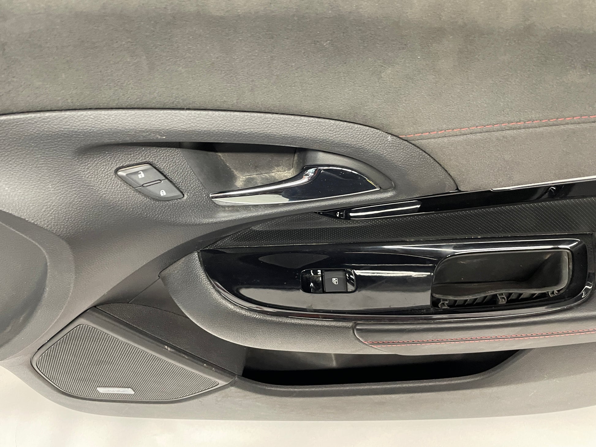 2017 Chevy SS Sedan RH Passenger Front Interior Door Panel OEM - Day's Parts Yard