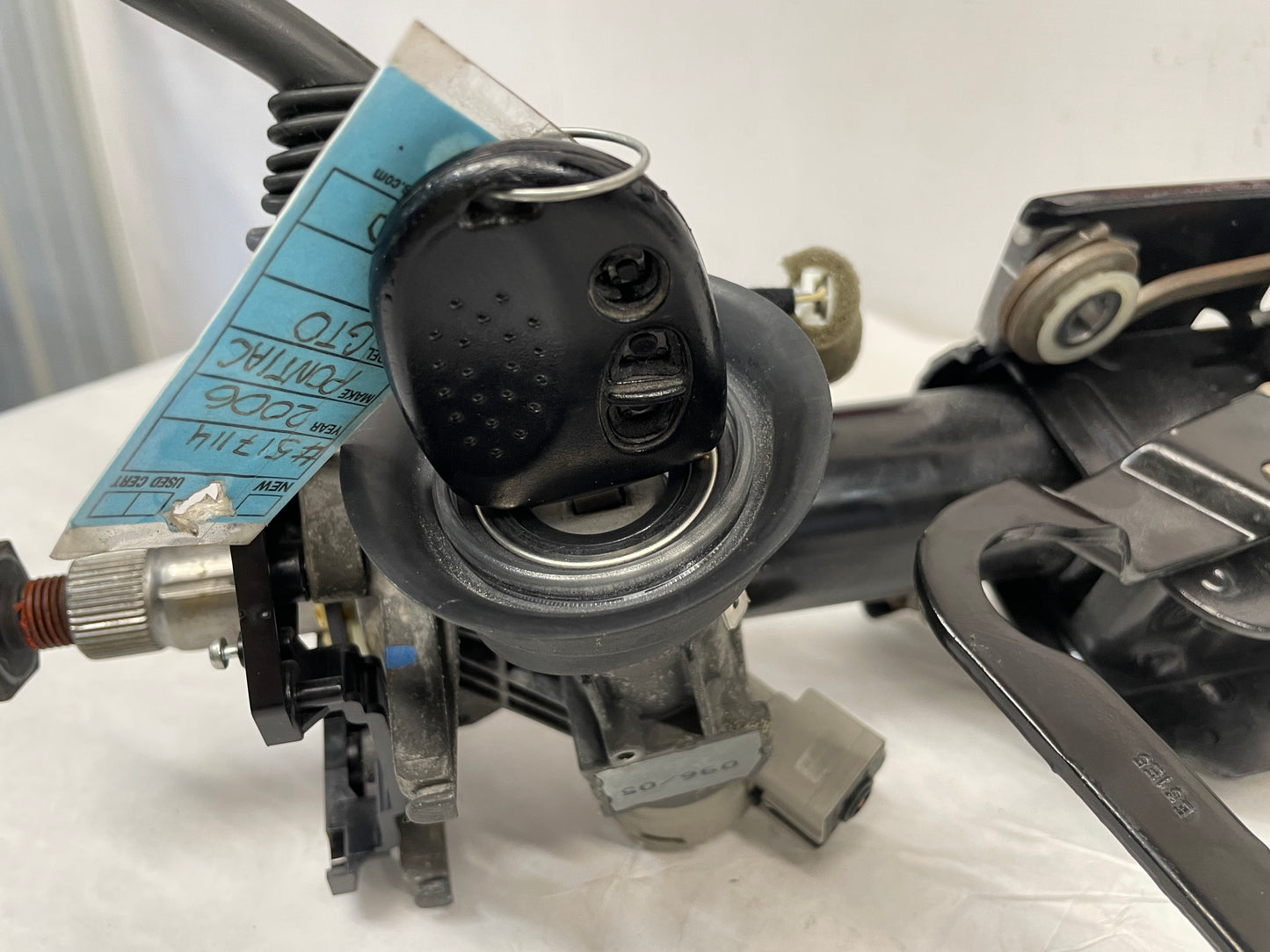 2006 Pontiac GTO Steering Column Ignition Key OEM