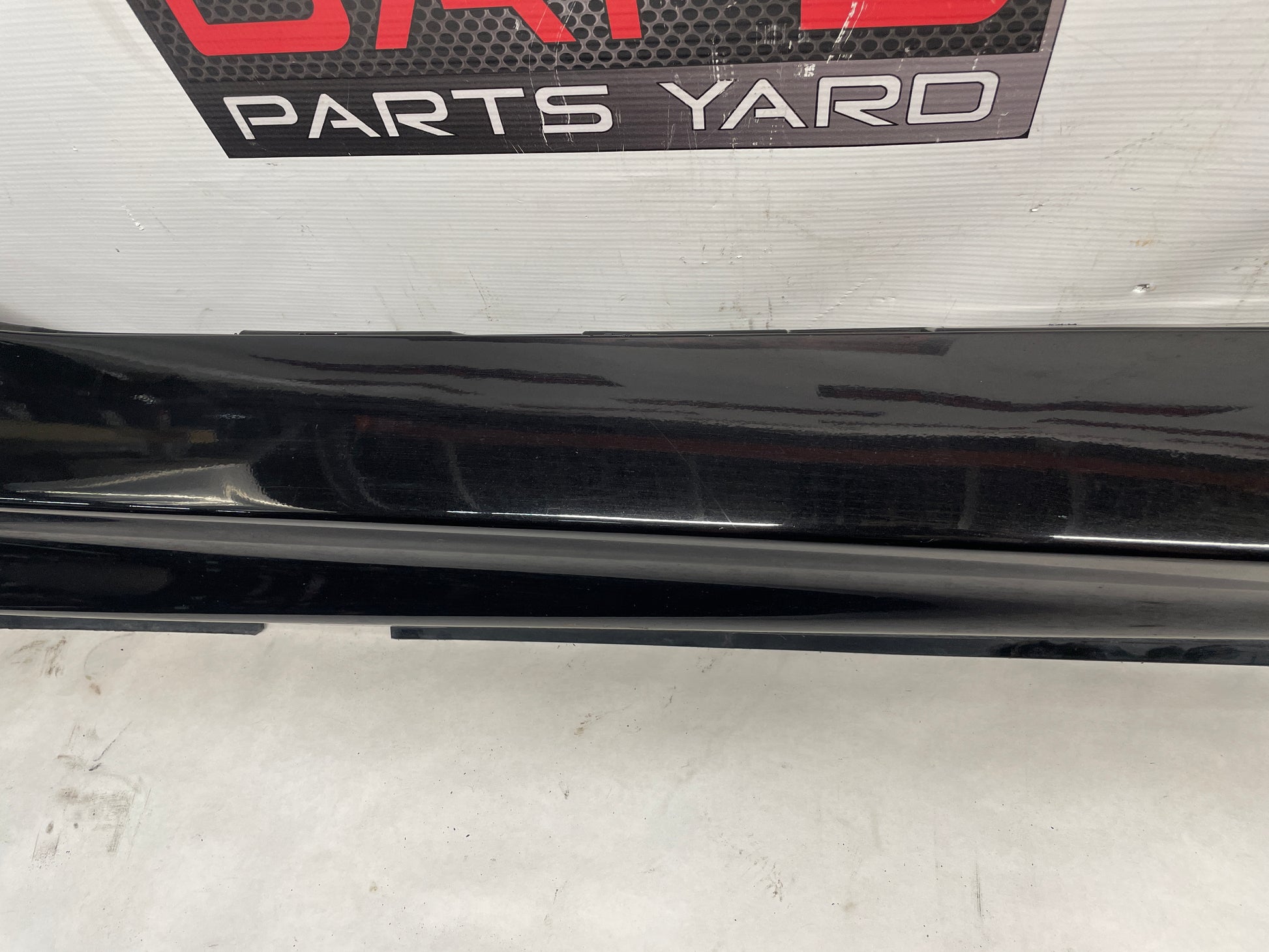 2016 Chevy SS Sedan RH Passenger Rocker Molding Side Skirt Panel Trim OEM - Day's Parts Yard