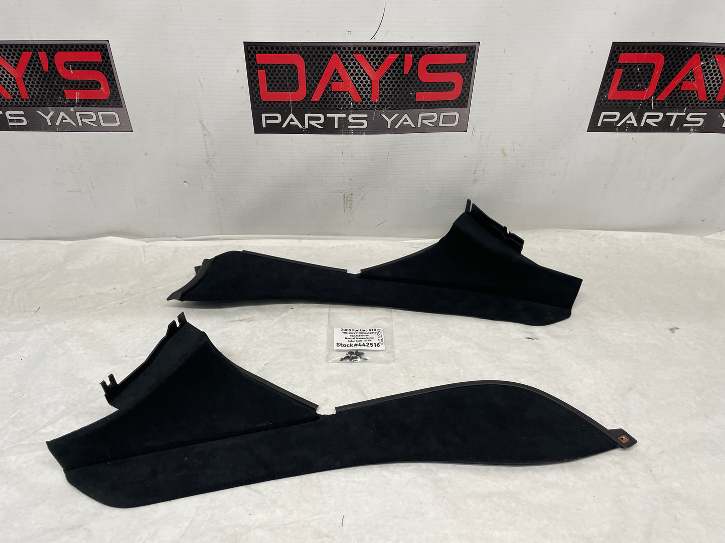 2005 Pontiac GTO RH & LH Console Interior Black Suede Trim Panels OEM - Day's Parts Yard
