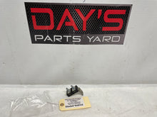2014 Chevy SS Sedan Jump Starter Post Positive Battery Circuit Fuse OEM - Day's Parts Yard