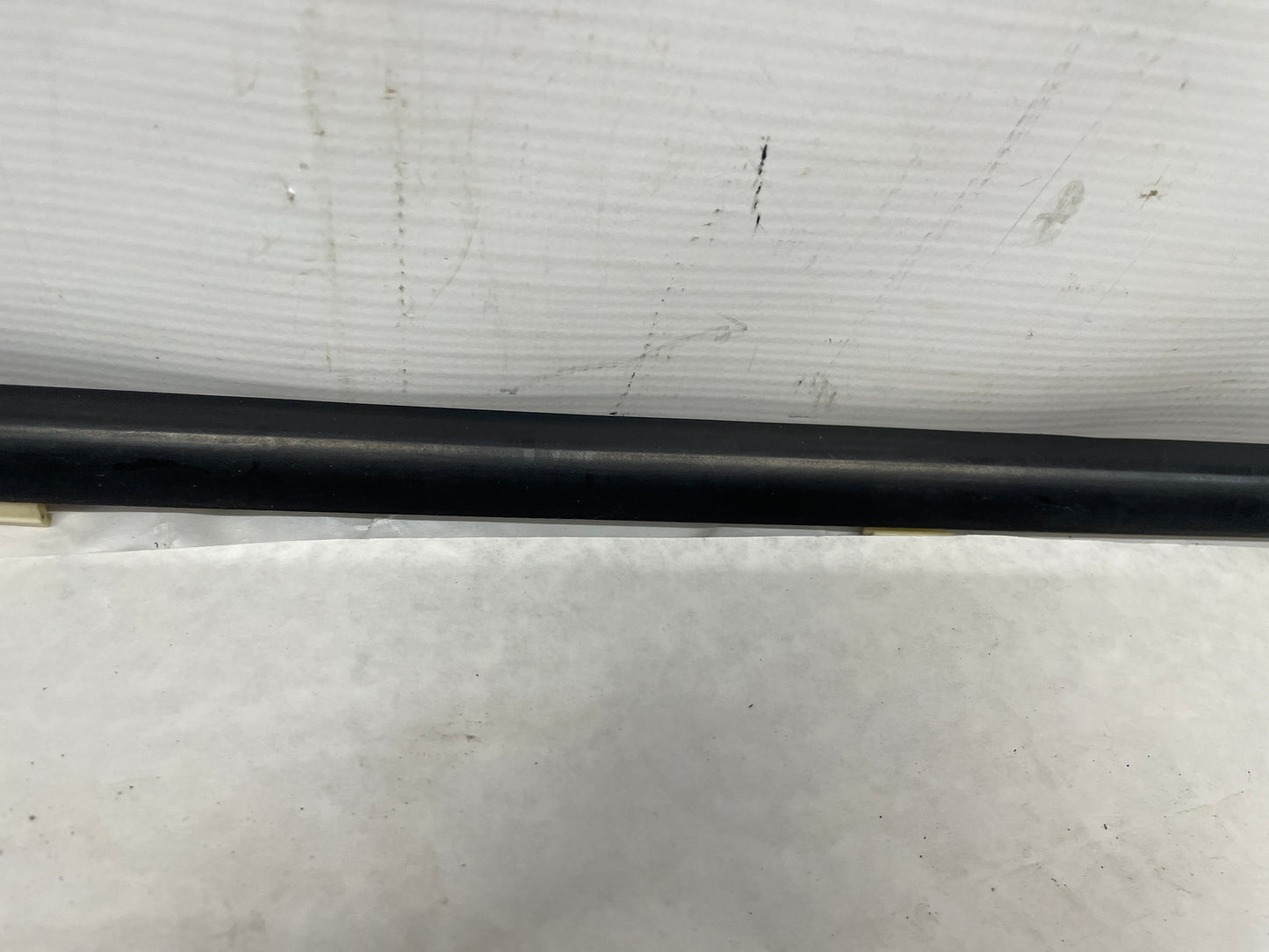 2006 Pontiac GTO LH Driver Window Door Belt Molding Weather Strip Trim OEM