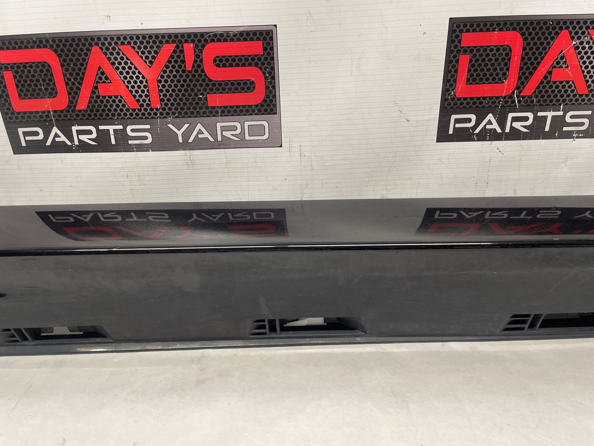 2016 Chevy SS Sedan RH Passenger Rocker Molding Side Skirt Panel Trim OEM - Day's Parts Yard