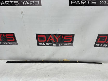 2006 Pontiac GTO LH Driver Window Door Belt Molding Weather Strip Trim OEM
