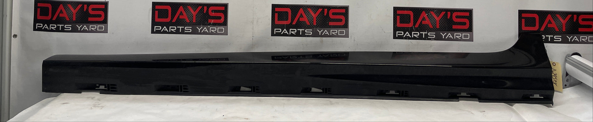 2016 Chevy SS Sedan LH Driver Rocker Molding Side Skirt Panel Trim OEM - Day's Parts Yard