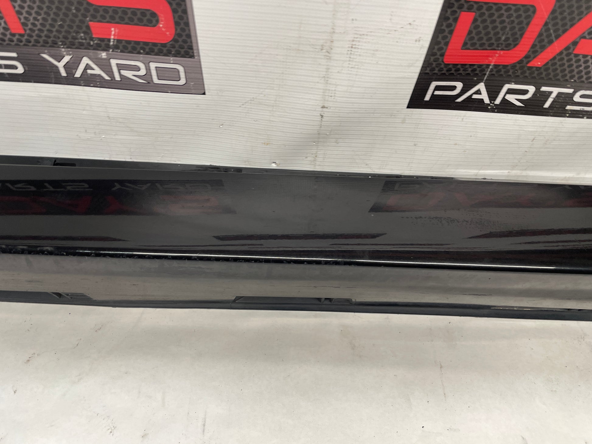 2016 Chevy SS Sedan LH Driver Rocker Molding Side Skirt Panel Trim OEM - Day's Parts Yard