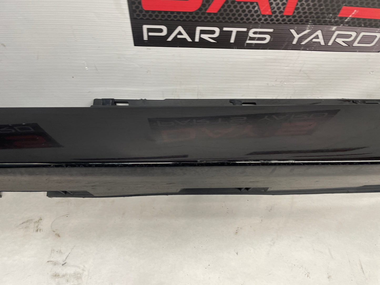 2016 Chevy SS Sedan LH Driver Rocker Molding Side Skirt Panel Trim OEM - Day's Parts Yard