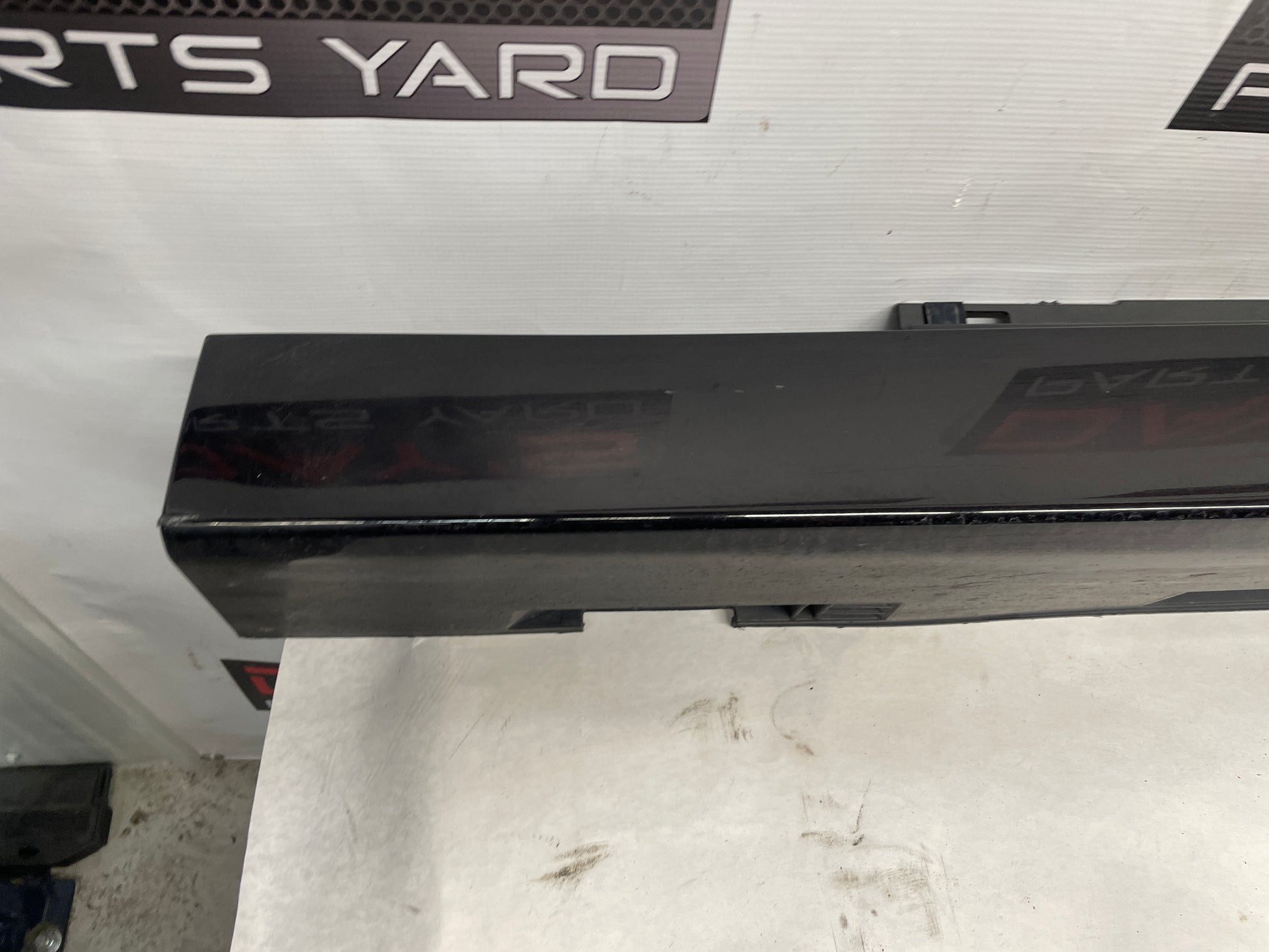 2016 Chevy SS Sedan LH Driver Rocker Molding Side Skirt Panel Trim OEM - Day's Parts Yard