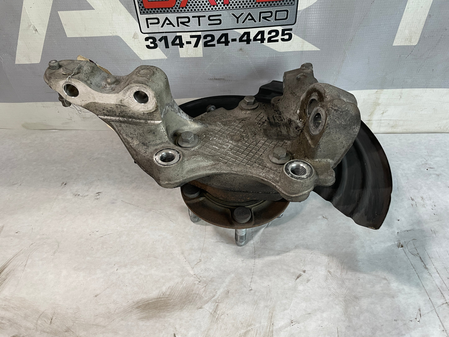 2017 Chevy SS Sedan LH Driver Front Spindle Knuckle Hub Assembly OEM - Day's Parts Yard