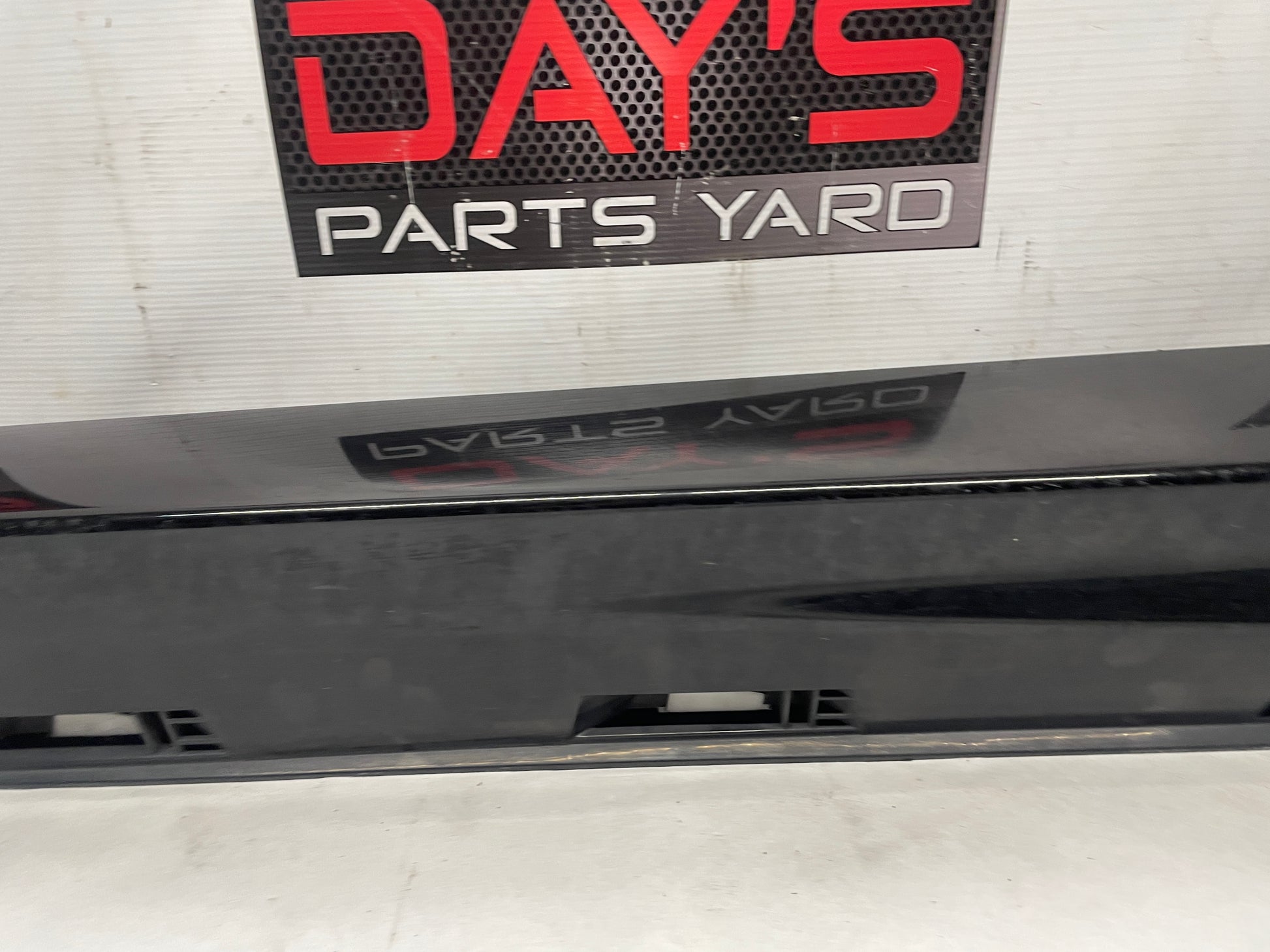 2016 Chevy SS Sedan LH Driver Rocker Molding Side Skirt Panel Trim OEM - Day's Parts Yard