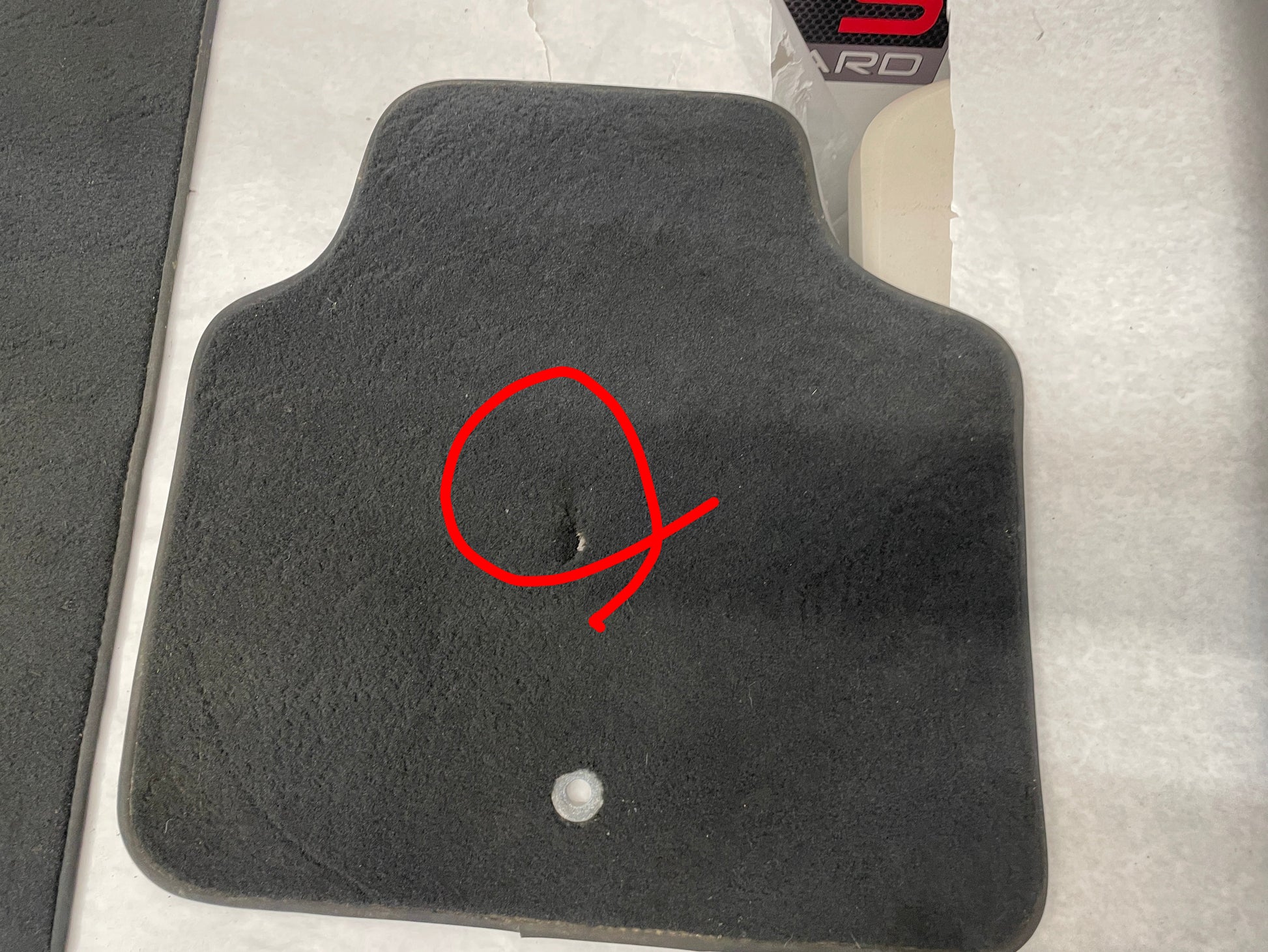 2005 Pontiac GTO Floor Mats Fronts and Rears Trim OEM - Day's Parts Yard