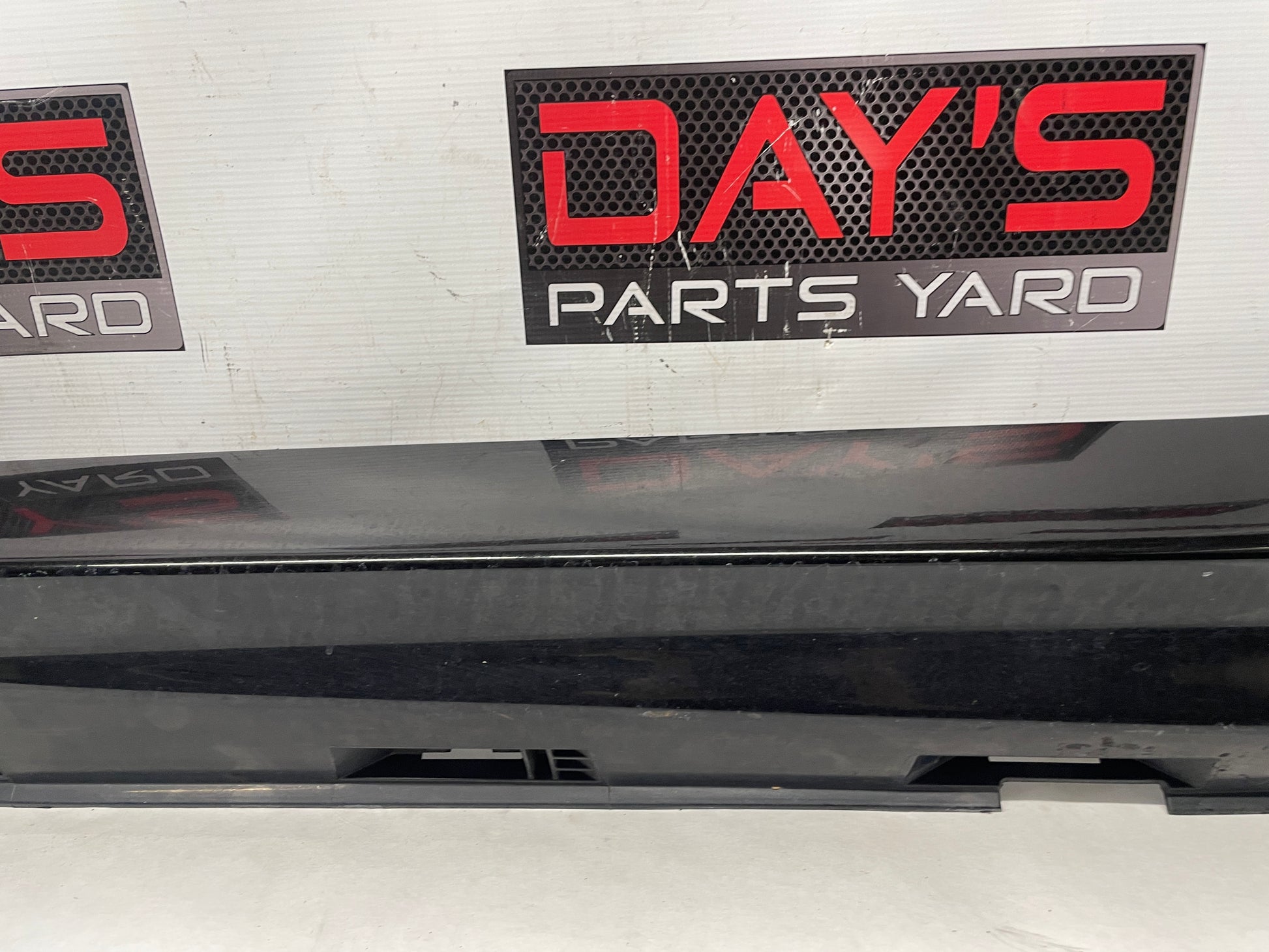 2016 Chevy SS Sedan LH Driver Rocker Molding Side Skirt Panel Trim OEM - Day's Parts Yard