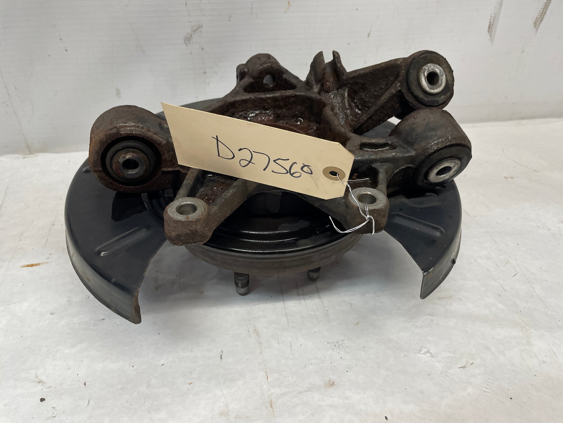 2009 Pontiac G8  LH Driver Rear Suspension Spindle Hub Knuckle Wheel Bearing OEM - Day's Parts Yard