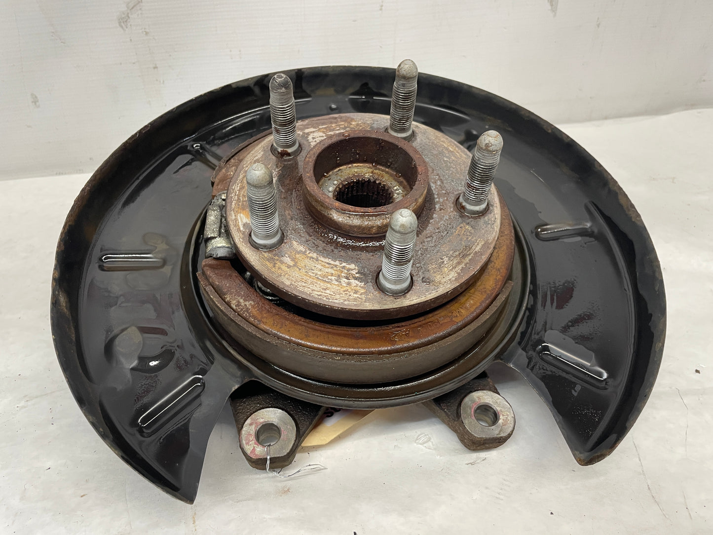 2009 Pontiac G8  LH Driver Rear Suspension Spindle Hub Knuckle Wheel Bearing OEM - Day's Parts Yard