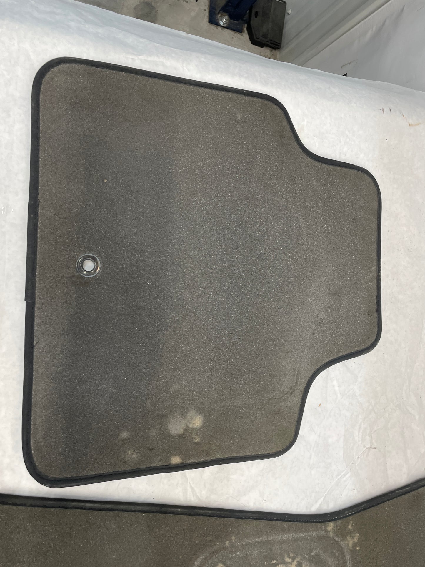 2005 Pontiac GTO Floor Mats Fronts and Rears Trim OEM - Day's Parts Yard