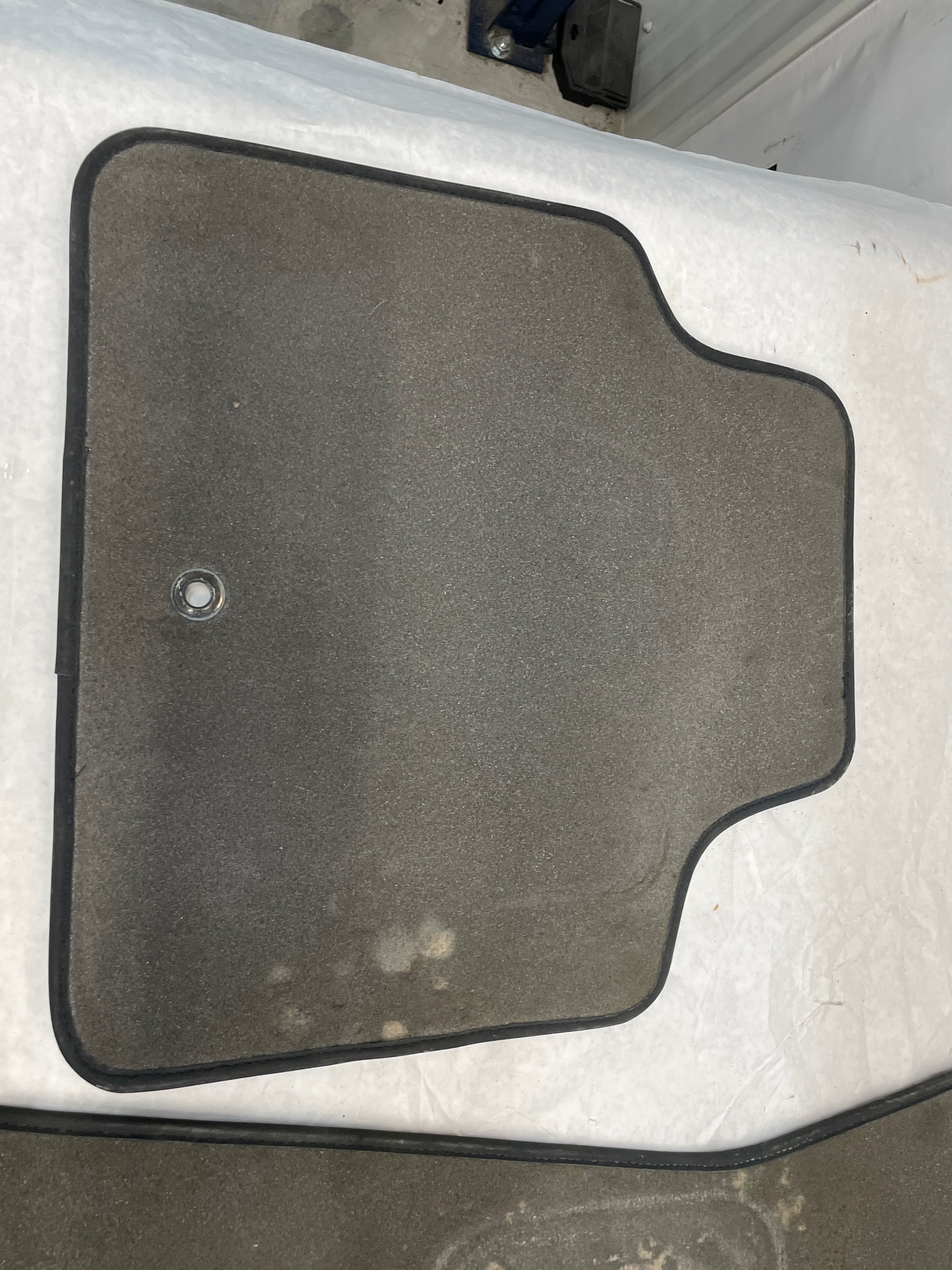 2005 Pontiac GTO Floor Mats Fronts and Rears Trim OEM - Day's Parts Yard