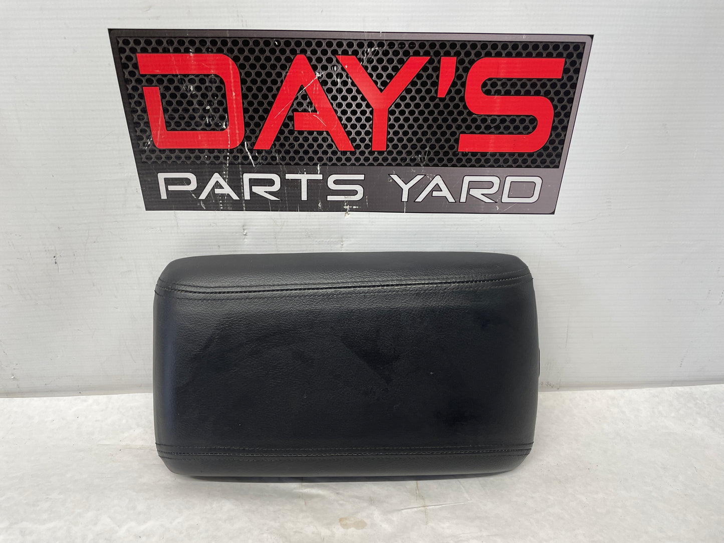 2006 Pontiac GTO Center Console Arm Rest Lid Door OEM