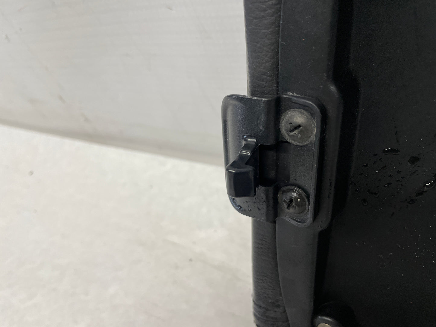 2006 Pontiac GTO Center Console Arm Rest Lid Door OEM