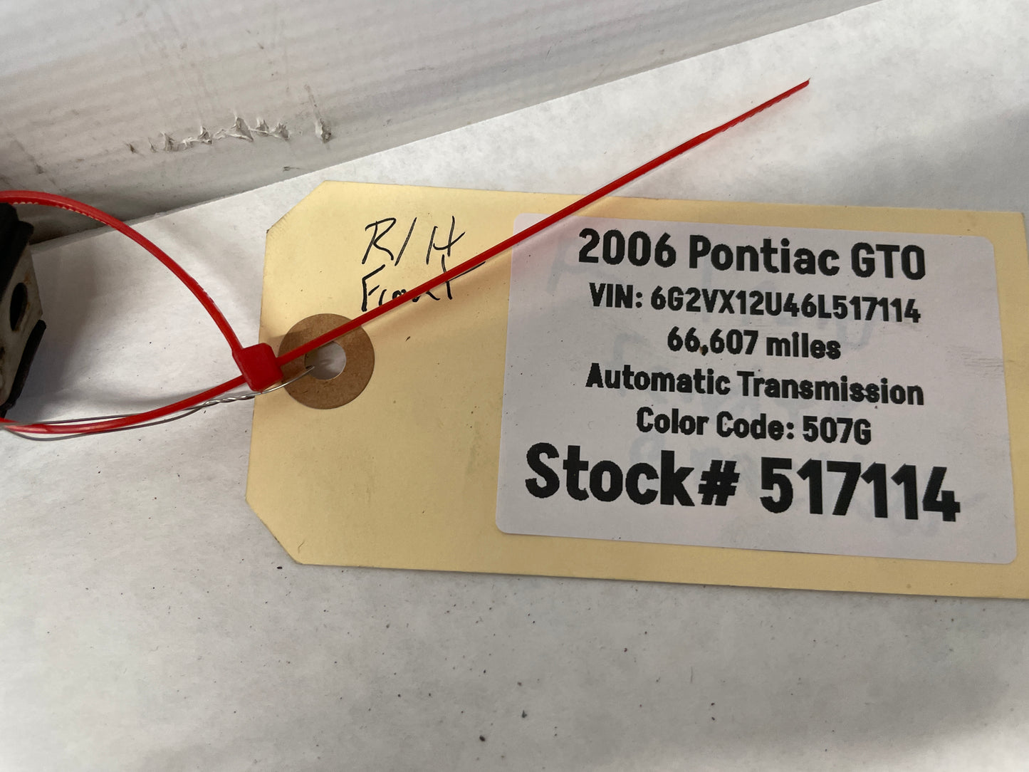 2006 Pontiac GTO RH Passenger Front Bumper Fender Bracket Guide Support OEM