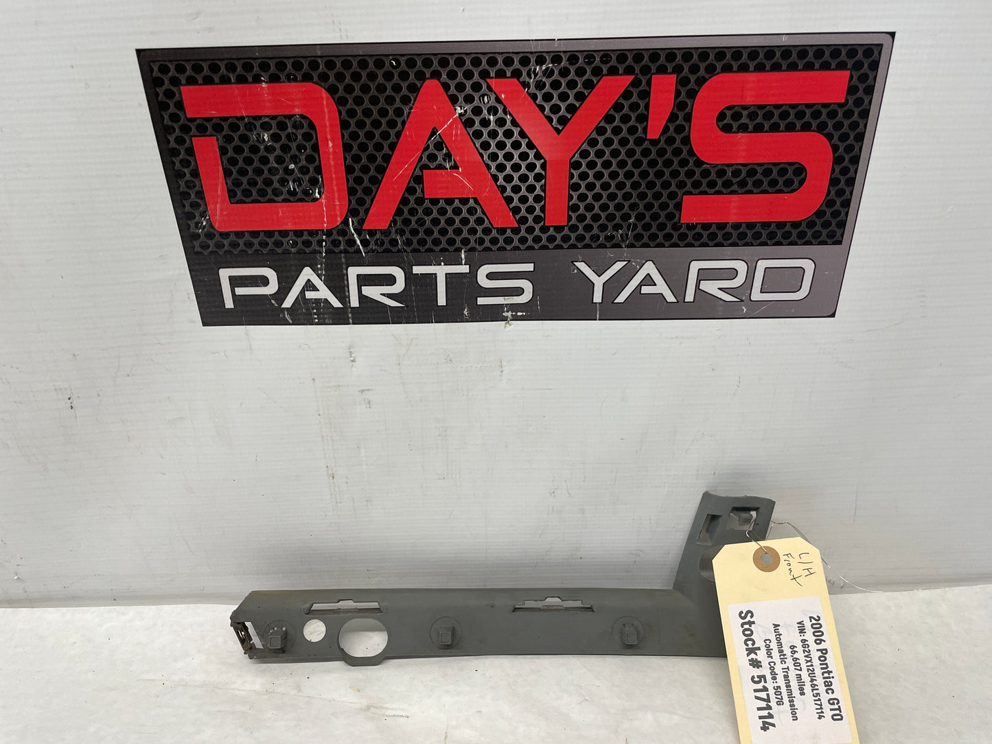 2006 Pontiac GTO LH Driver Front Bumper Fender Brackets Guide OEM