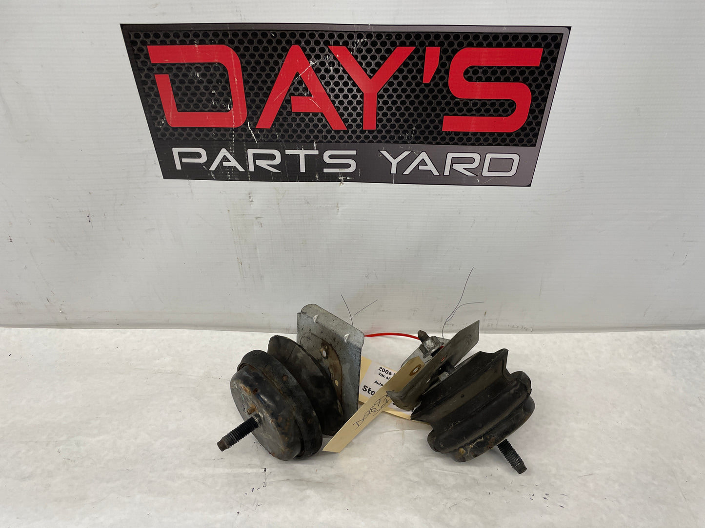 2006 Pontiac GTO RH & LH Engine Motor Mounts OEM