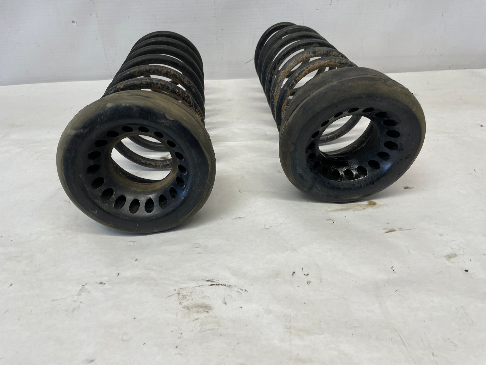 1999 Chevy Camaro Z28 Rear Coil Spring Set OEM - Day's Parts Yard