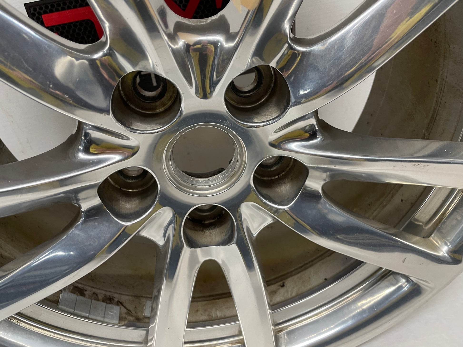 2014 Chevy SS Factory OEM Front Wheel 19X8.5 - Day's Parts Yard