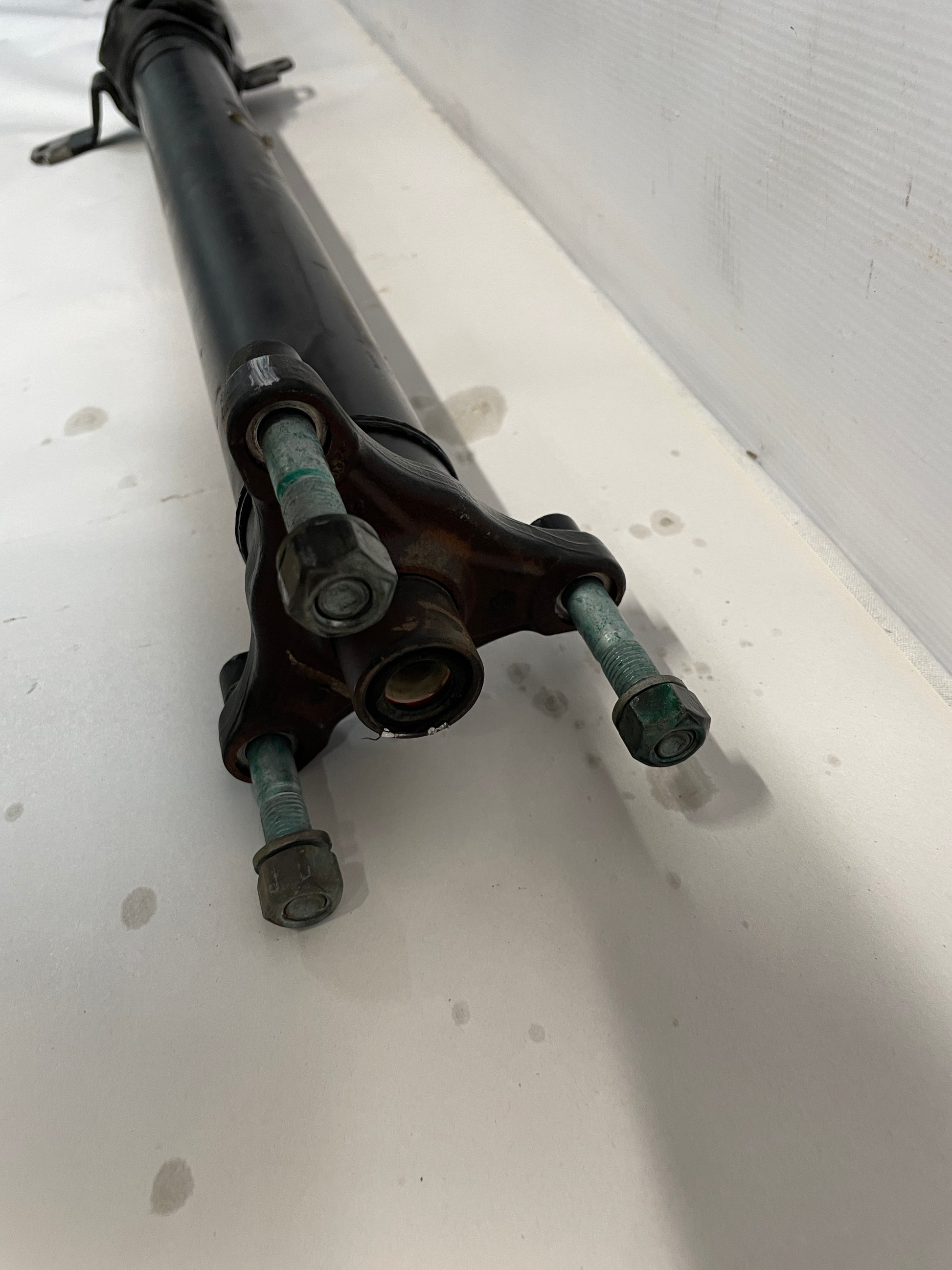 2014 Chevy Camaro SS 1LE Driveshaft Drive Shaft OEM - Day's Parts Yard