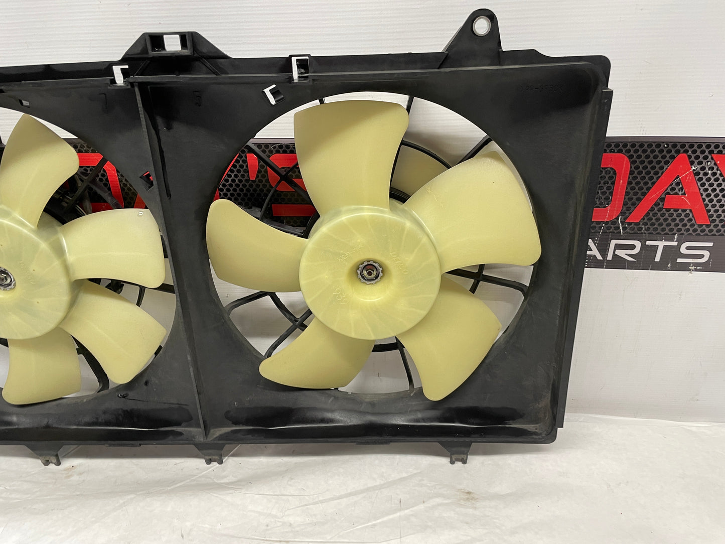 2014 Chevy SS Sedan Radiator Duel Dual Electric Coolant Cooling Fan Assembly OEM - Day's Parts Yard