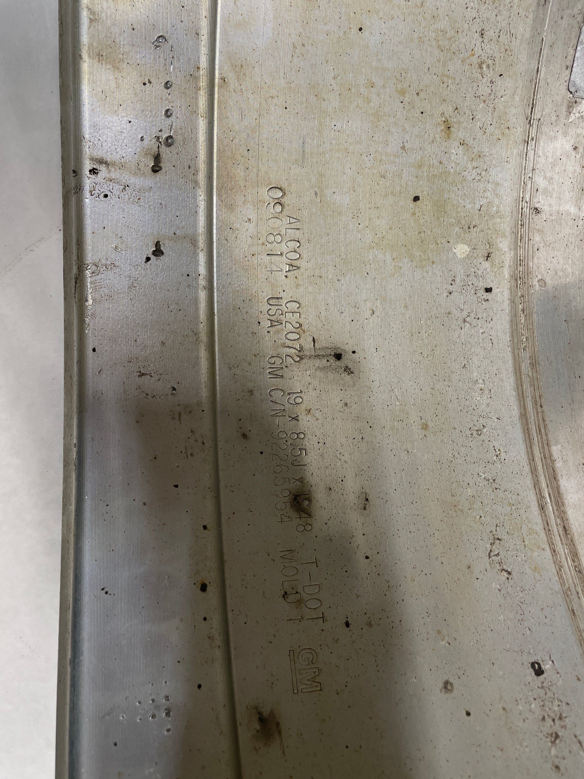 2014 Chevy SS Factory OEM Front Wheel 19X8.5 - Day's Parts Yard