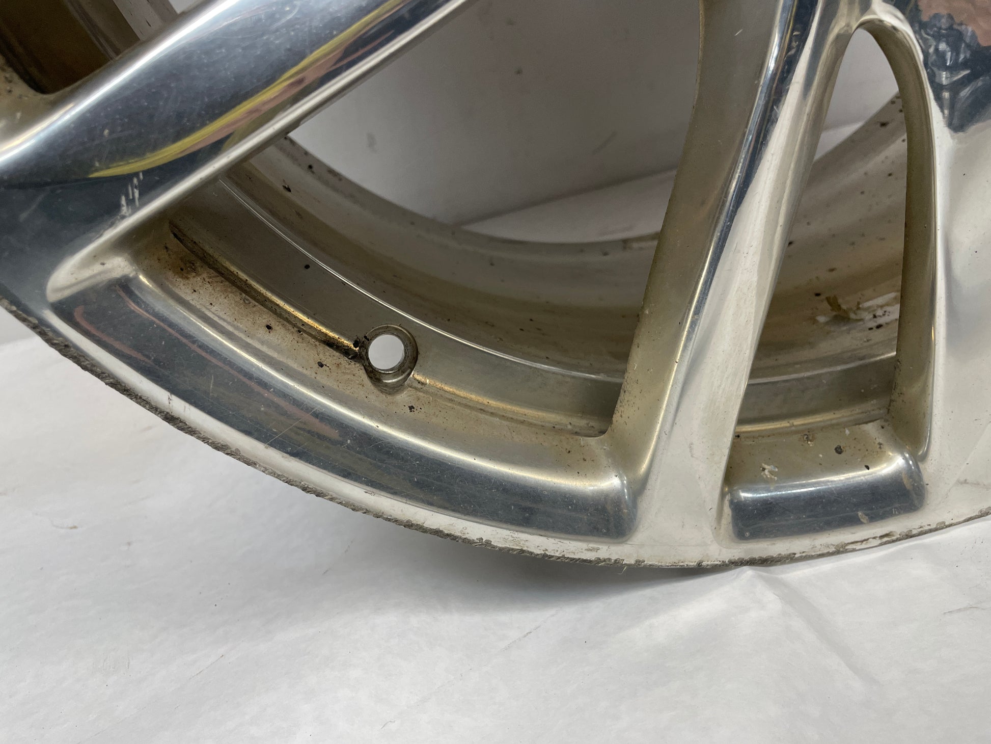 2014 Chevy SS Sedan Factory OEM Rear Wheel 19X9 - Day's Parts Yard