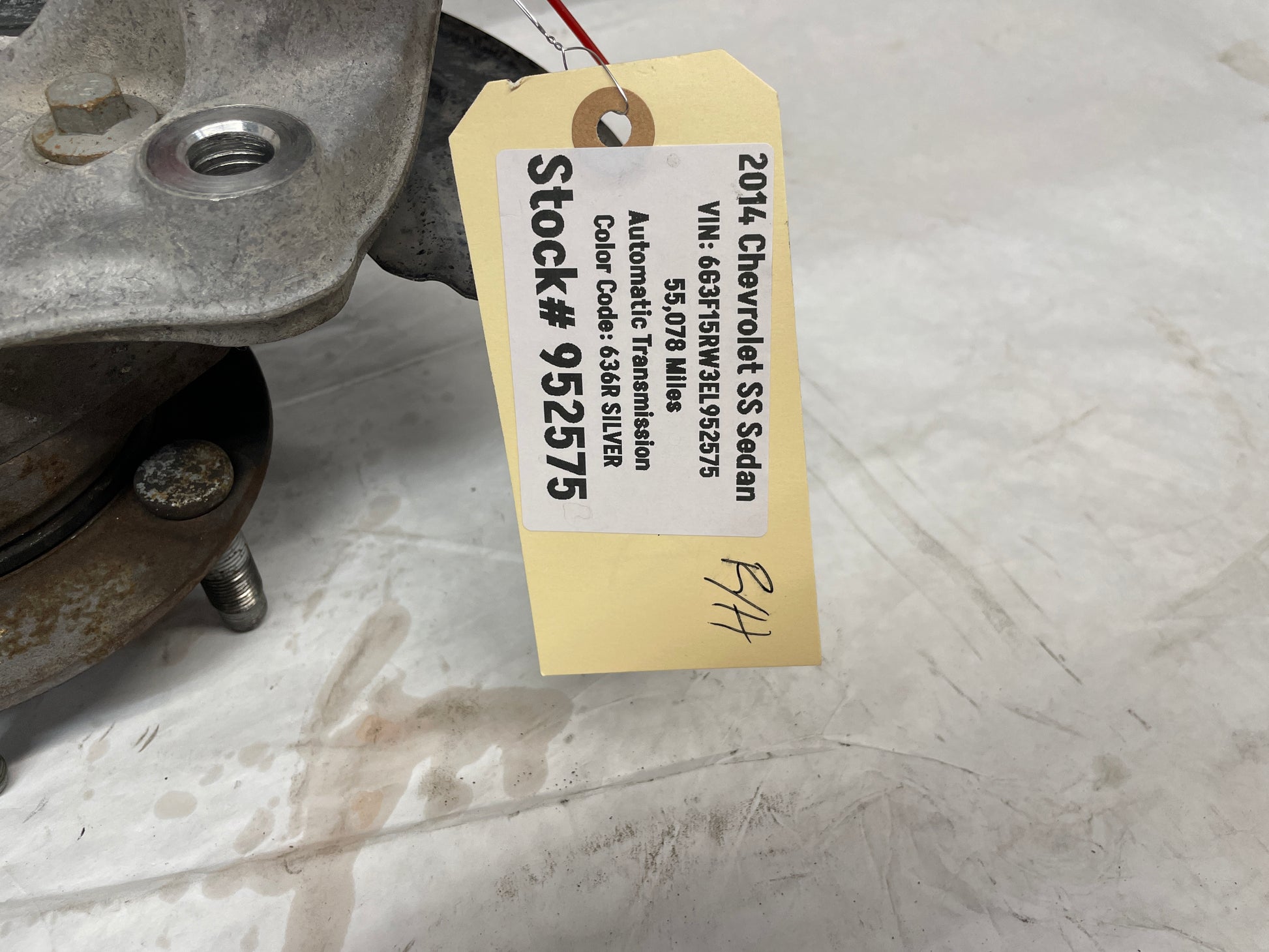 2014 Chevy SS Sedan RH Passenger Front Spindle Hub Knuckle Wheel Bearing Assembly OEM - Day's Parts Yard