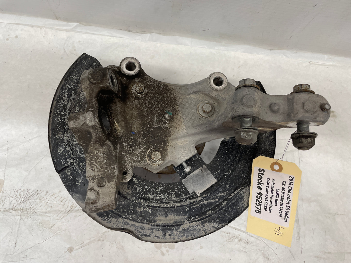 2014 Chevy SS Sedan LH Driver Front Spindle Hub Knuckle Wheel Bearing Assembly OEM - Day's Parts Yard