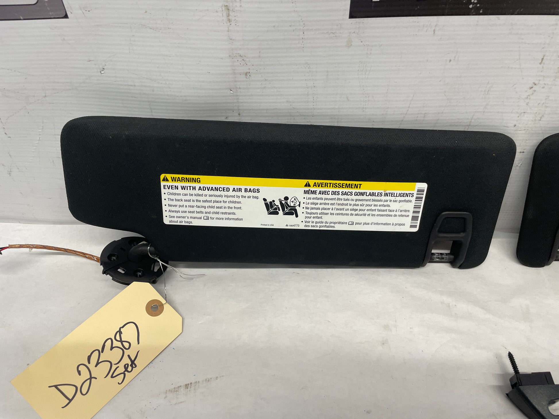 2018 Chevy Camaro SS RH & LH Sun Visors Sunvisors Sun Shades w/ Clips OEM - Day's Parts Yard