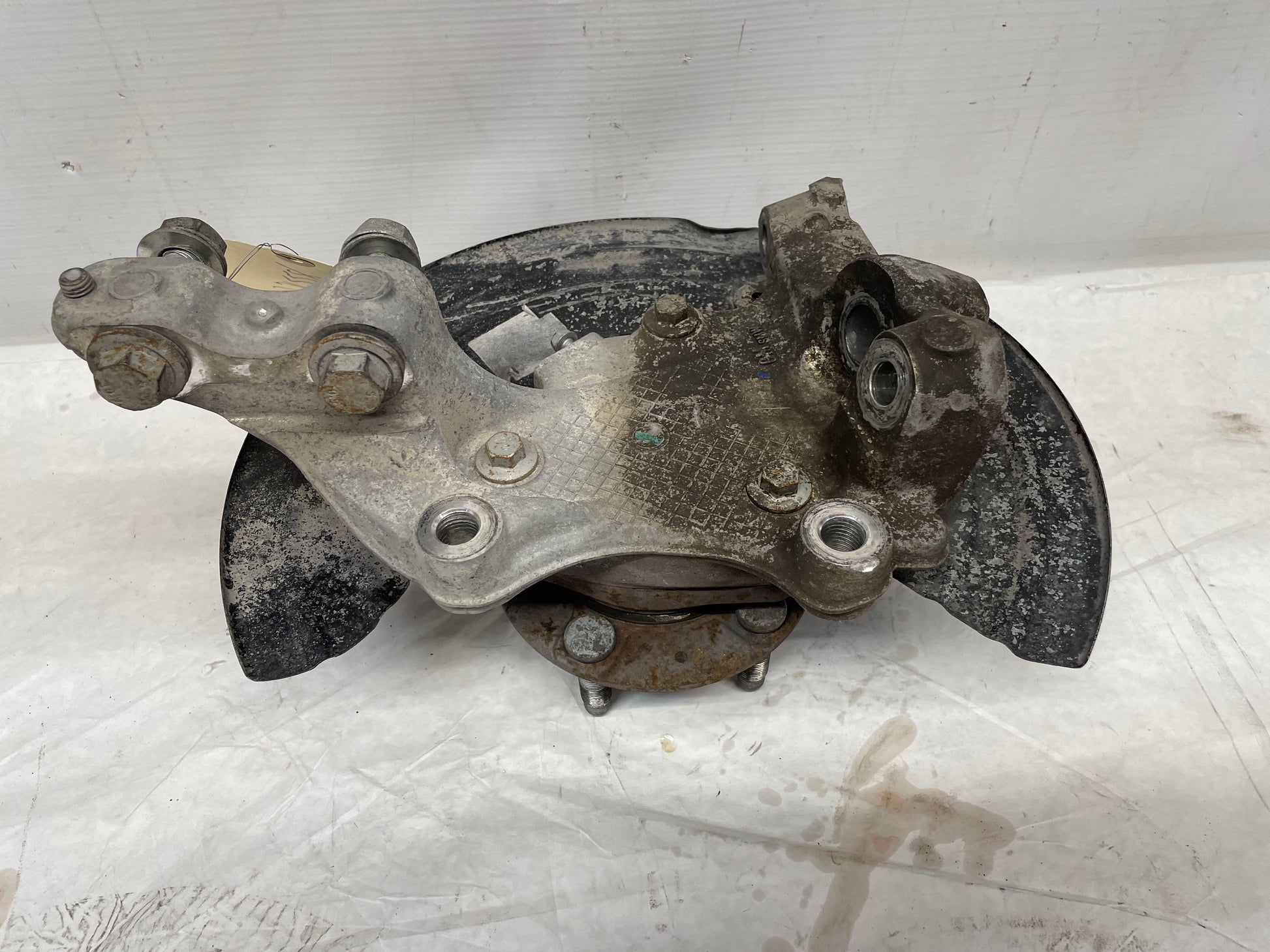 2014 Chevy SS Sedan LH Driver Front Spindle Hub Knuckle Wheel Bearing Assembly OEM - Day's Parts Yard