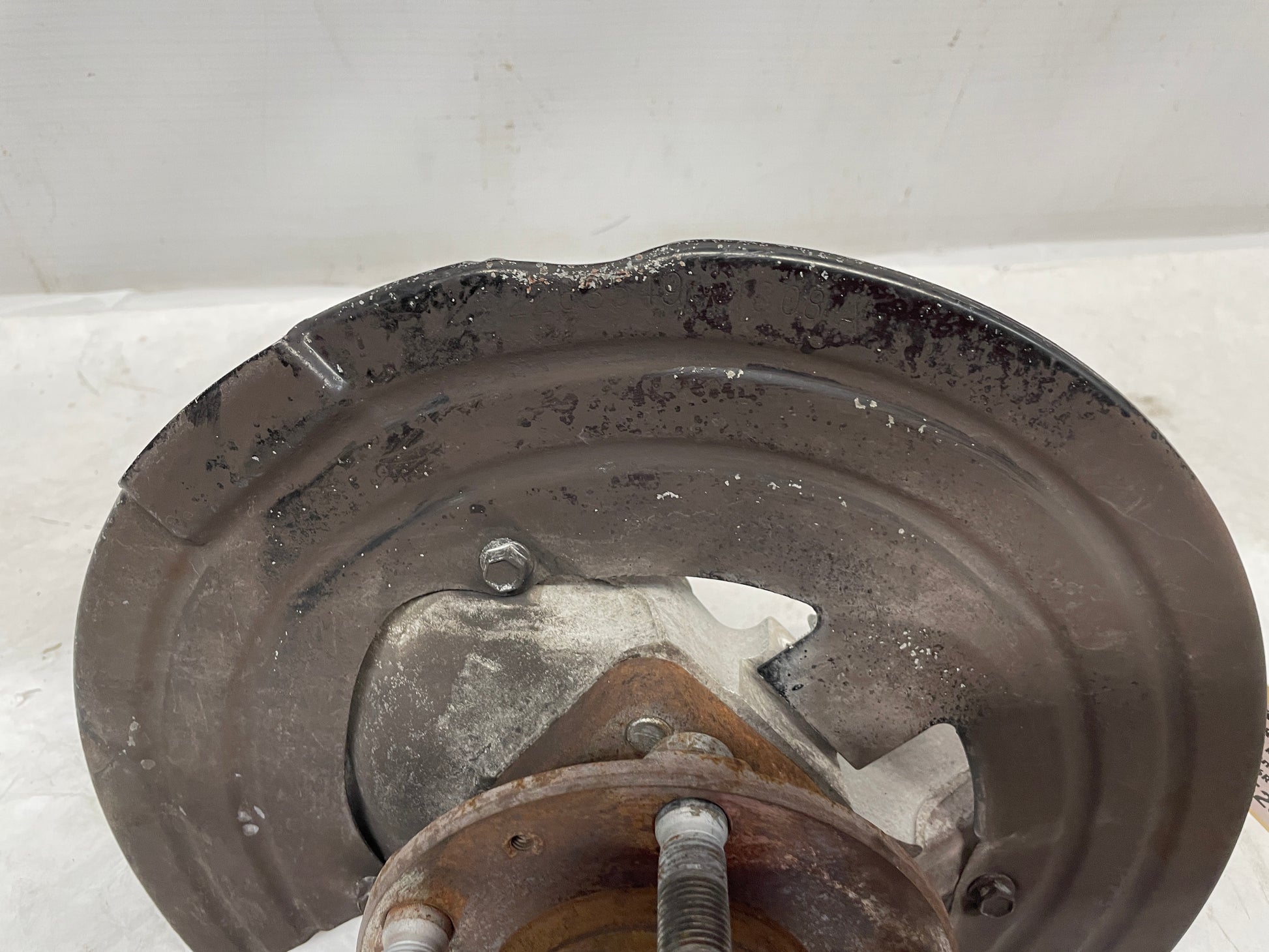 2014 Chevy SS Sedan LH Driver Front Spindle Hub Knuckle Wheel Bearing Assembly OEM - Day's Parts Yard