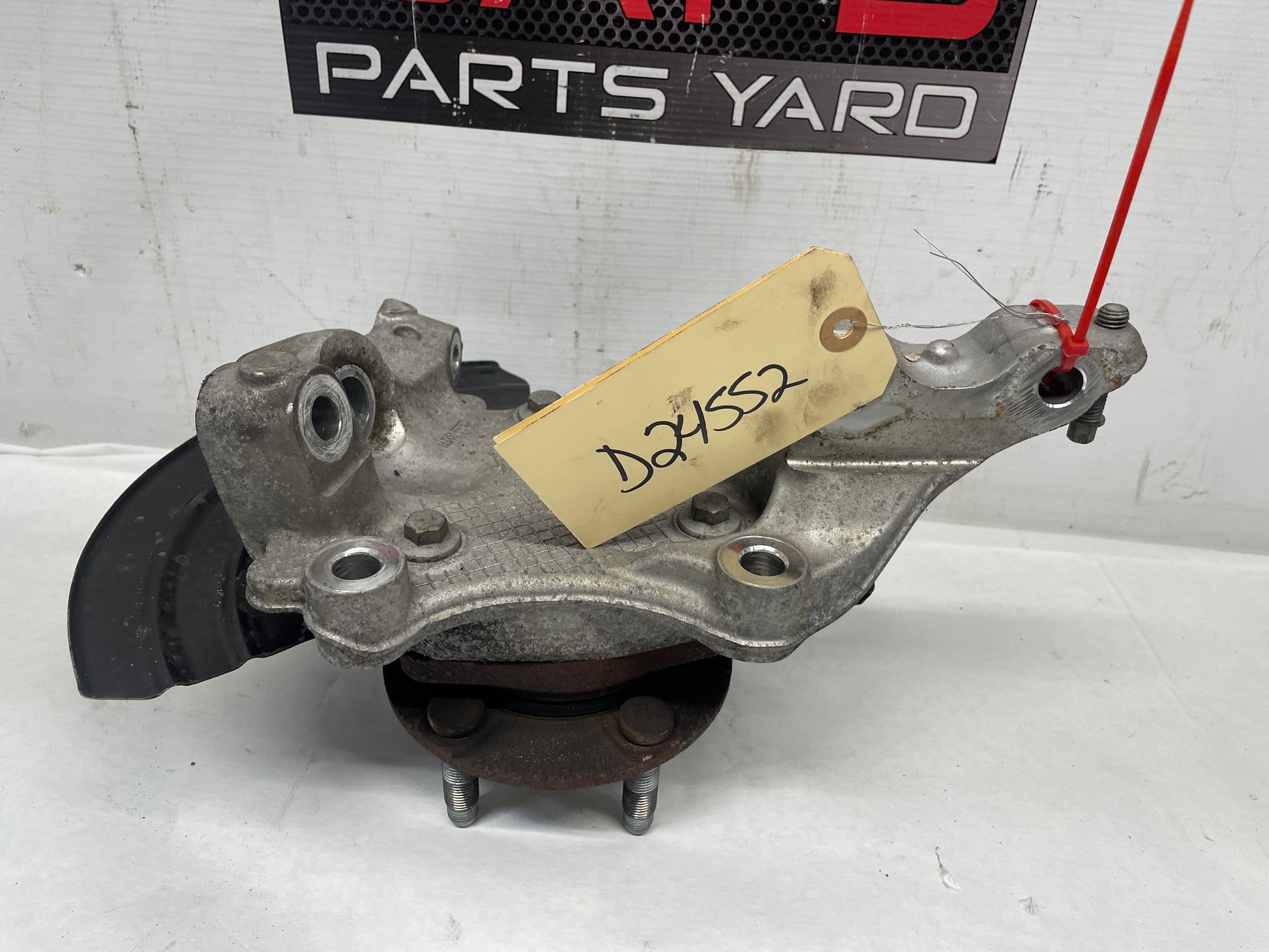 2016 Chevy SS Sedan RH Passenger Front Suspension Spindle Hub Knuckle Assembly OEM - Day's Parts Yard