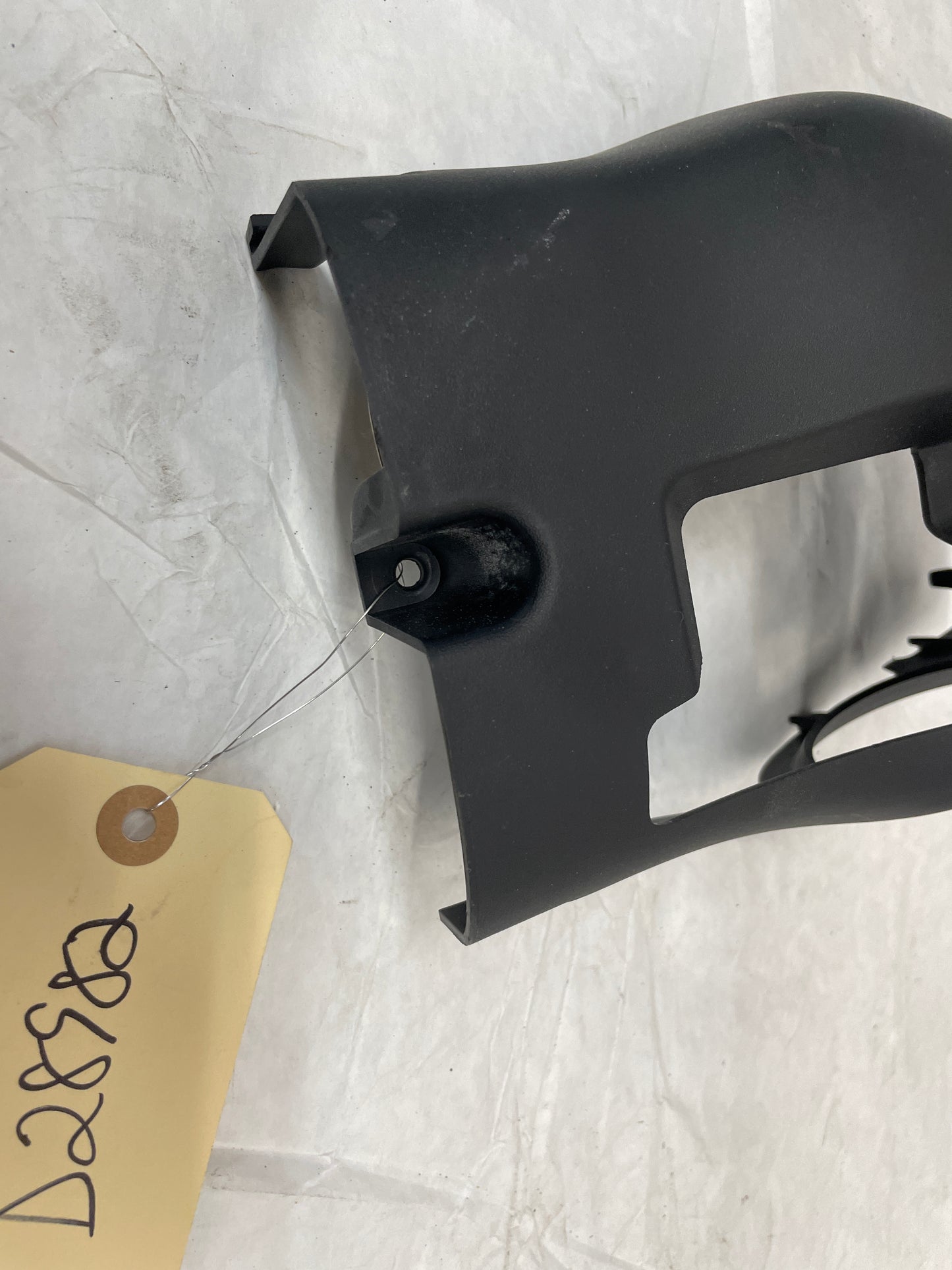 2006 Pontiac GTO Lower Steering Column Clam Shell Cover Molding Trim OEM