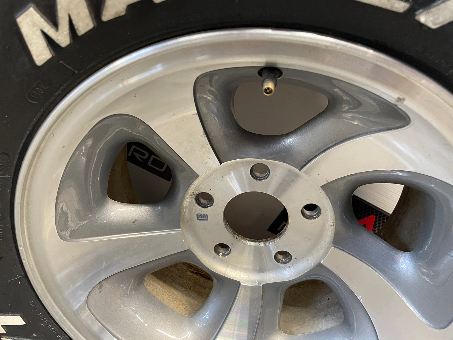 Chevy GMC S10 Sonoma Blazer Jimmy Wheels & Tires 15X7 OEM