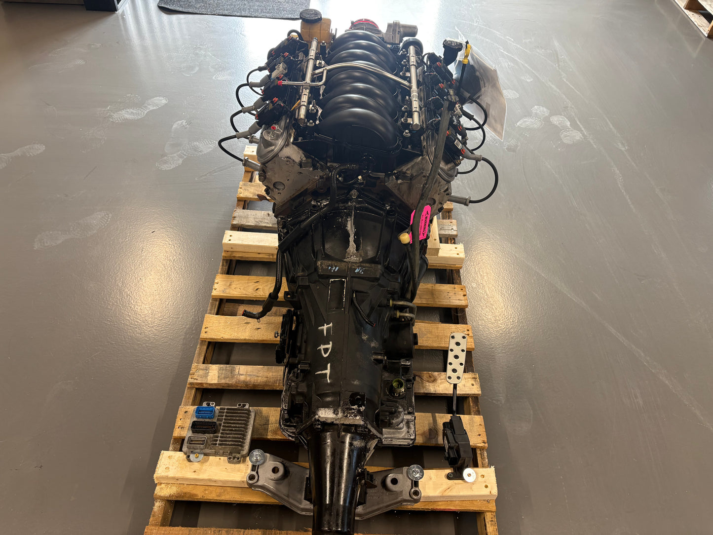 6.0 Iron Block Engine 4L65 Automatic Transmission Drivetrain Pullout