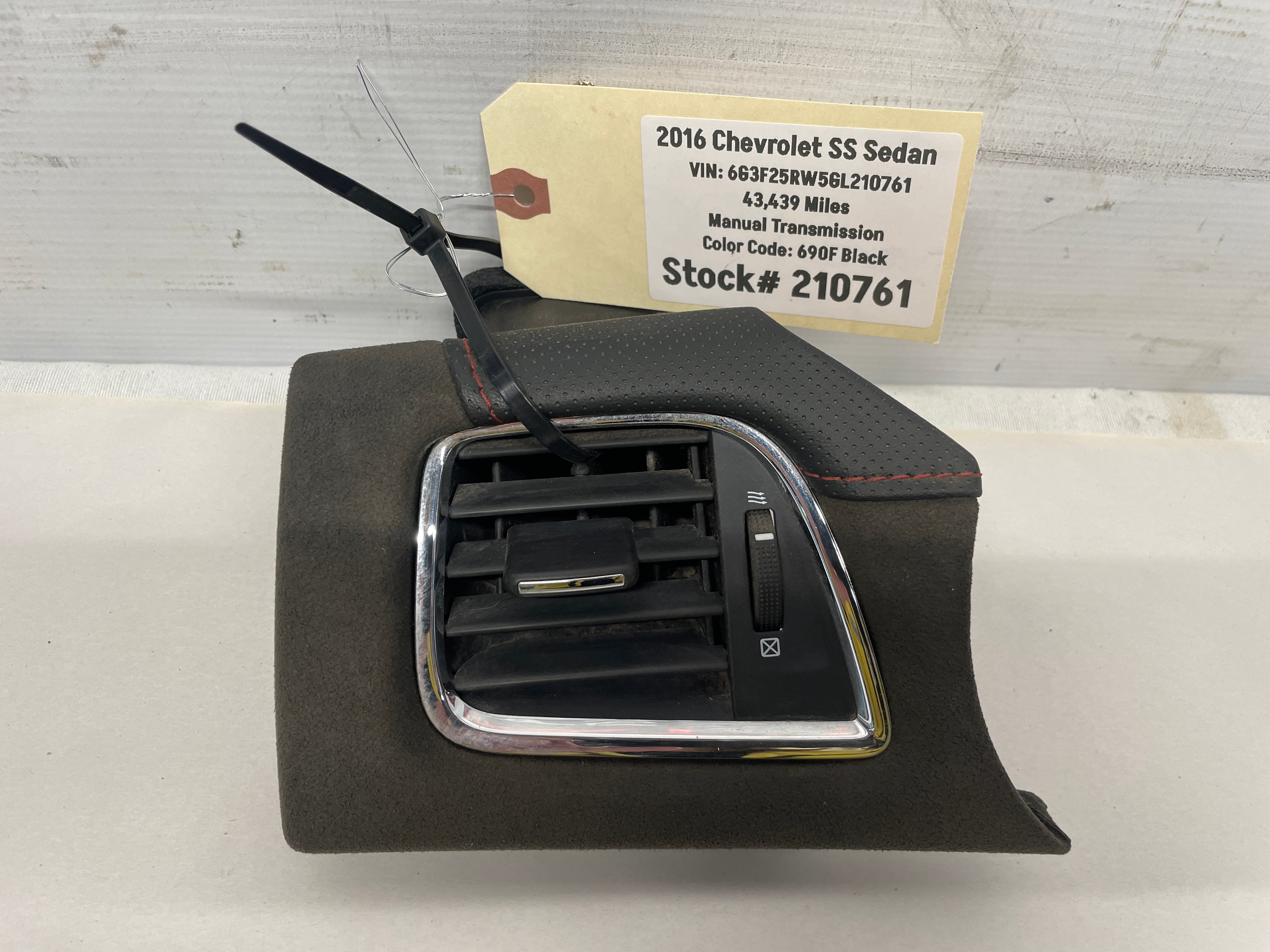 2016 Chevy SS Sedan LH Driver Dash Suede Vent Panel OEM | Day's