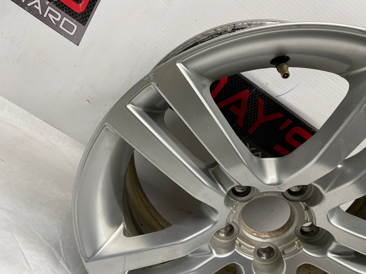 2009 Pontiac G8 Factory OEM 18X8 Wheel - Day's Parts Yard