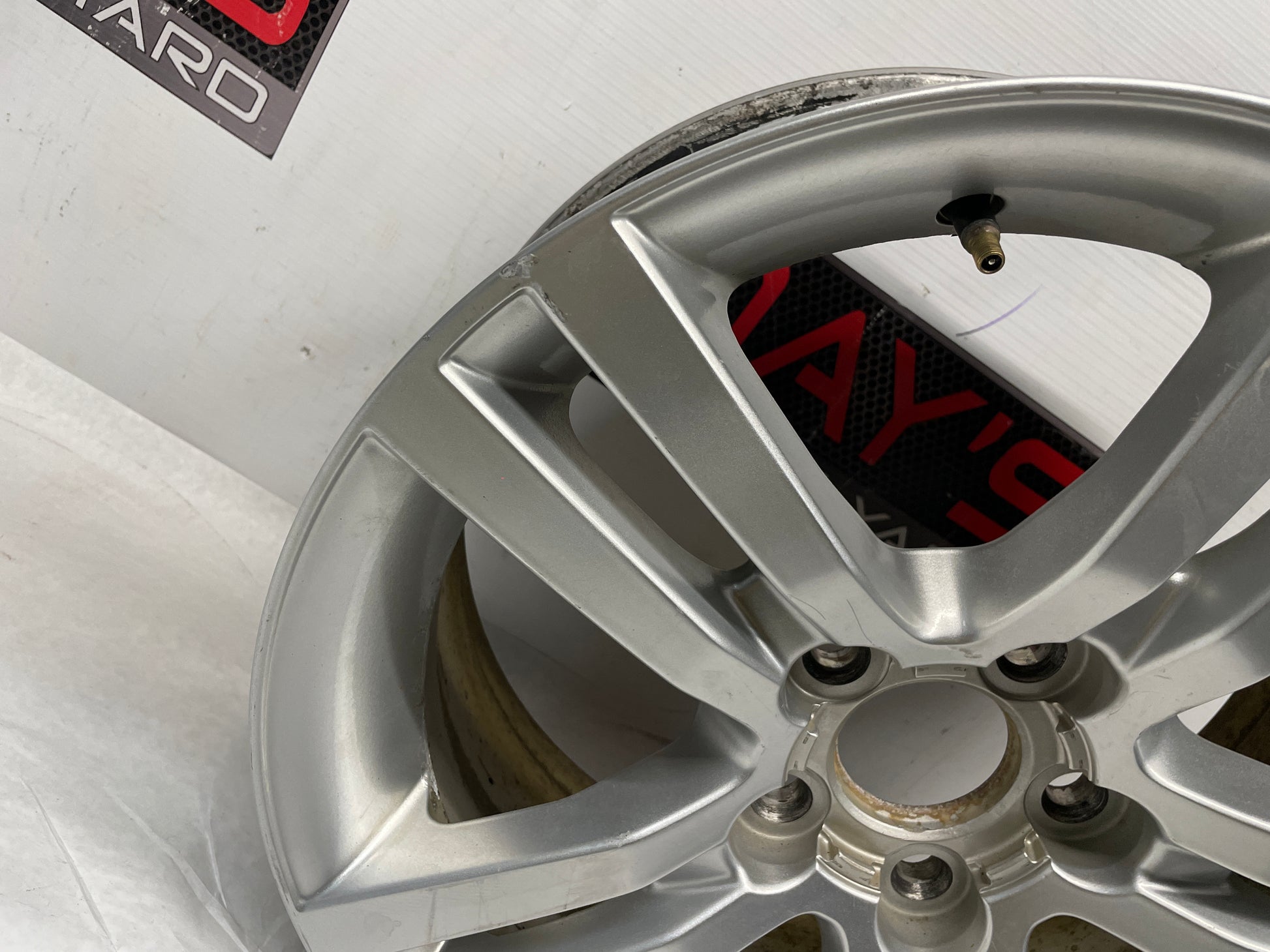 2009 Pontiac G8 Factory OEM 18X8 Wheel - Day's Parts Yard