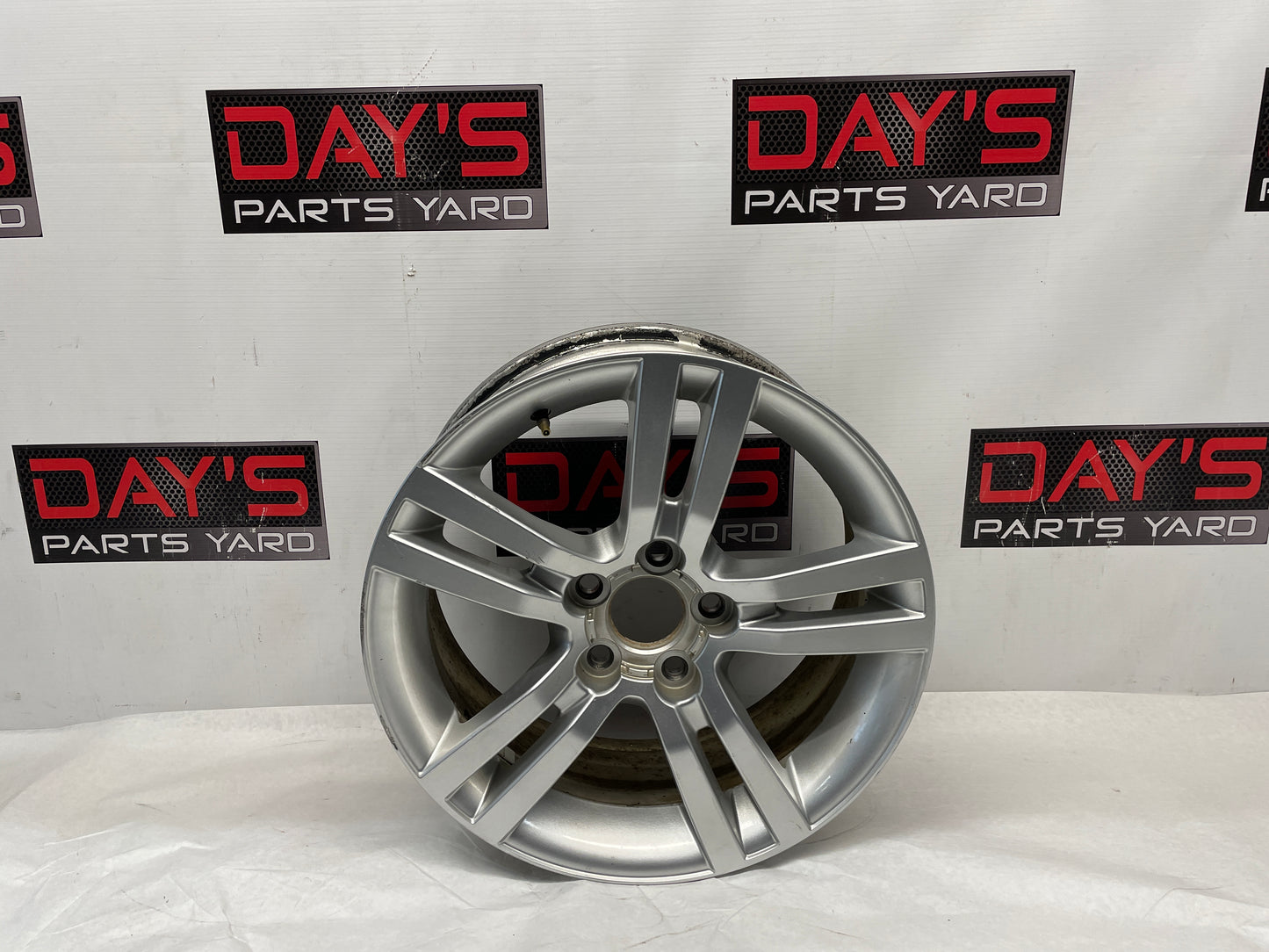 2009 Pontiac G8 Factory OEM 18X8 Wheel - Day's Parts Yard