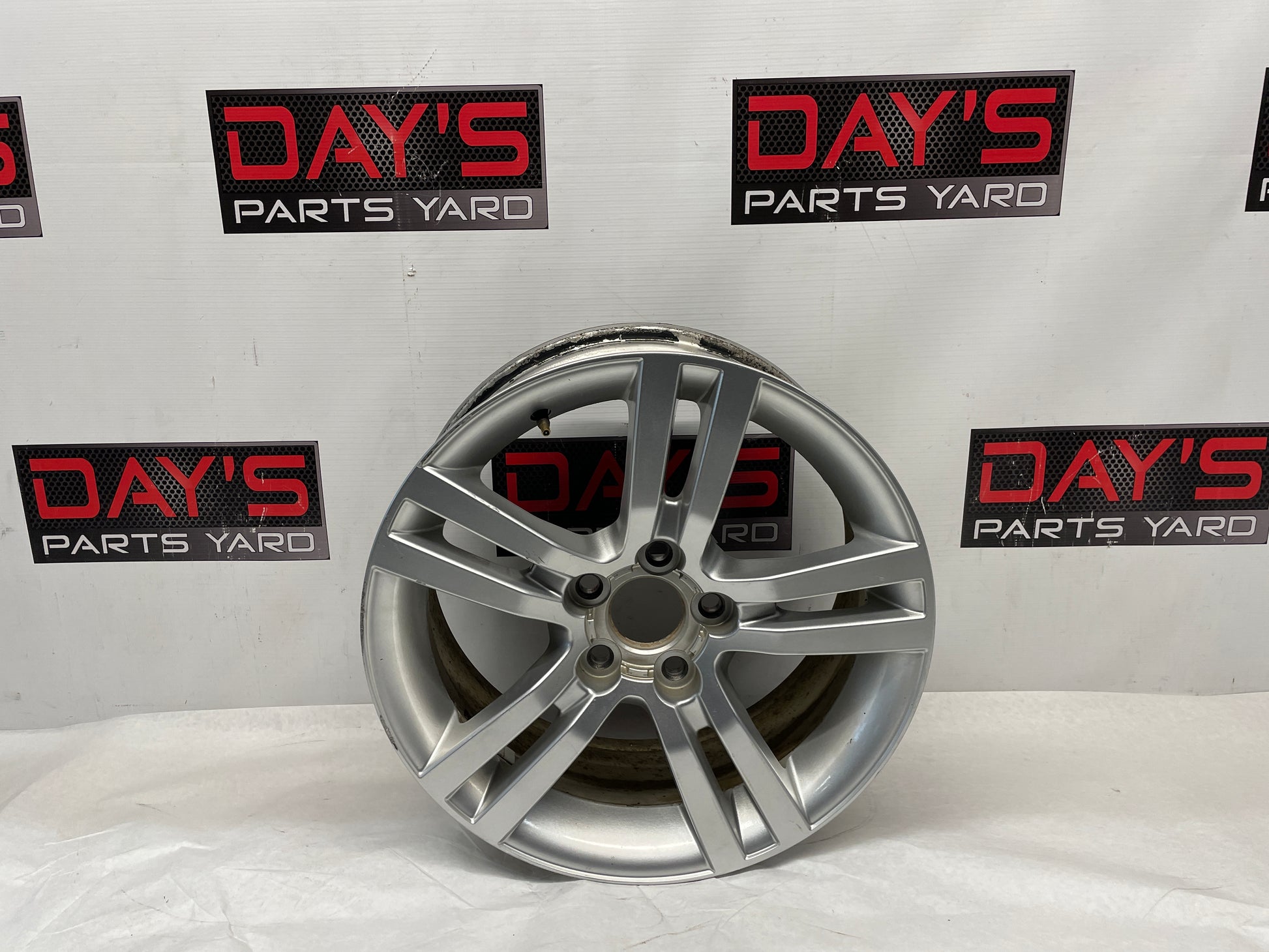 2009 Pontiac G8 Factory OEM 18X8 Wheel - Day's Parts Yard