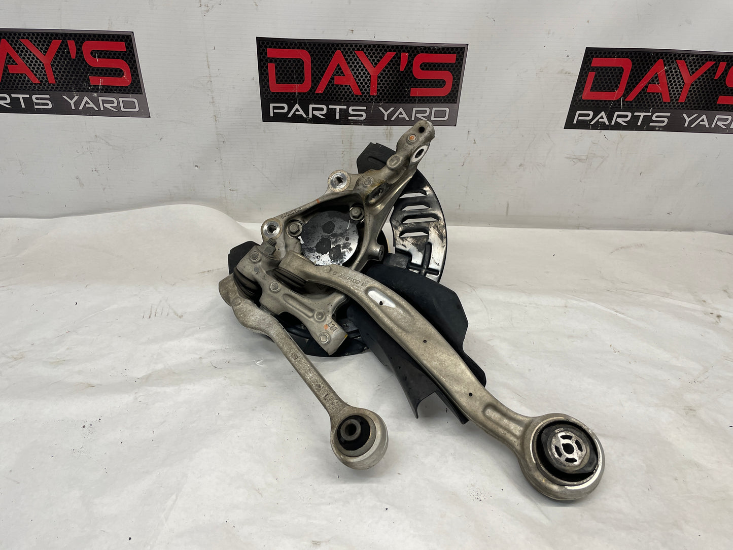 2018 Chevy Camaro SS LH Driver Front Spindle Knuckle Hub Control Arms Knee Assembly OEM - Day's Parts Yard