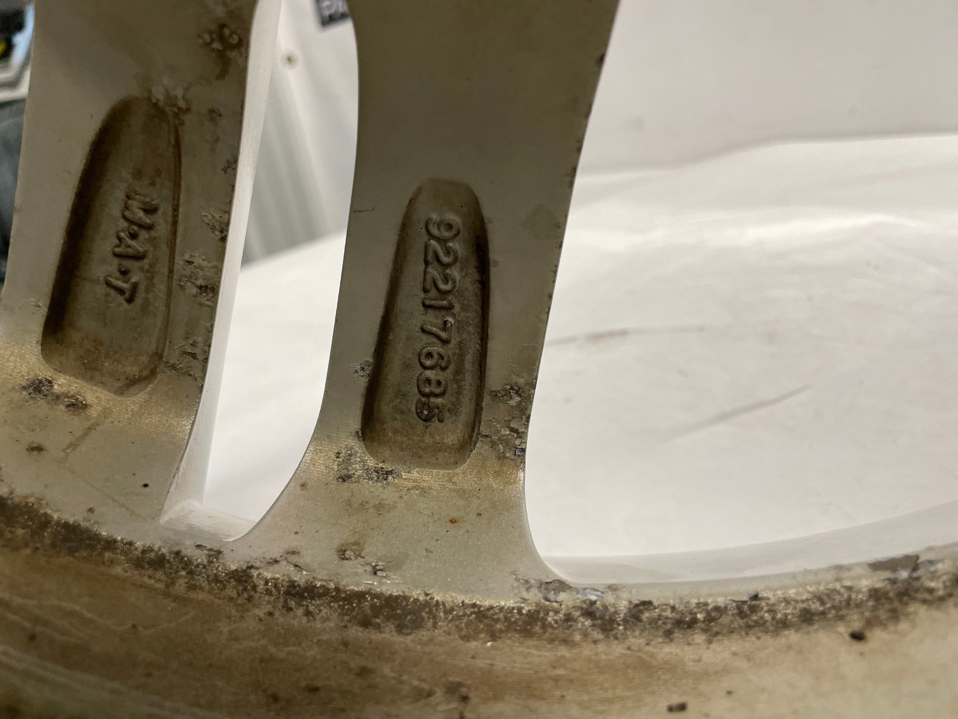 2009 Pontiac G8 Factory OEM 18X8 Wheel - Day's Parts Yard